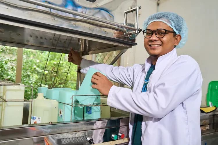 From Jakarta to Arkansas: How small businesses are supporting climate resilience and sustainability around the globe